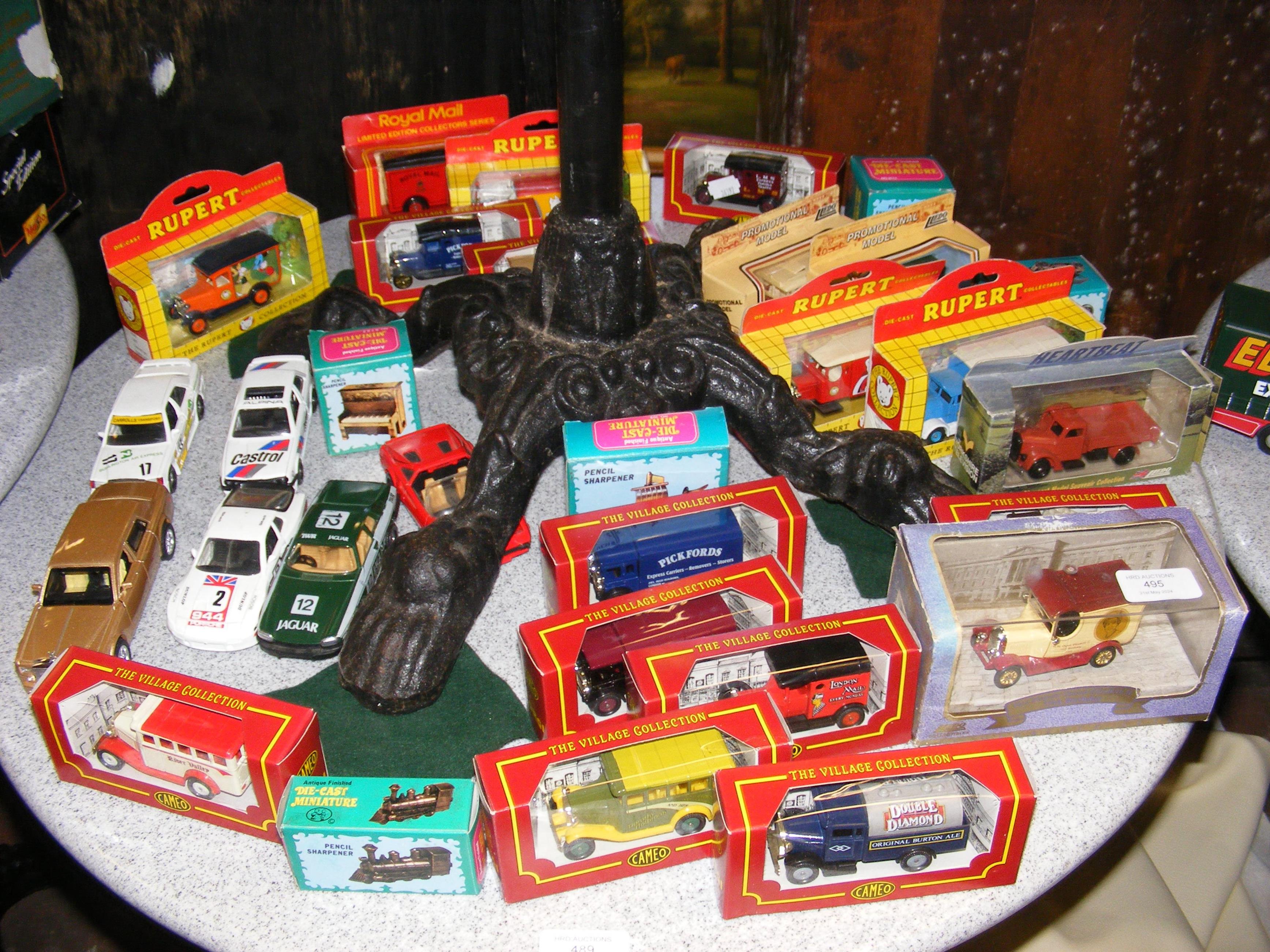 Assorted die cast model vehicles, including Lledo