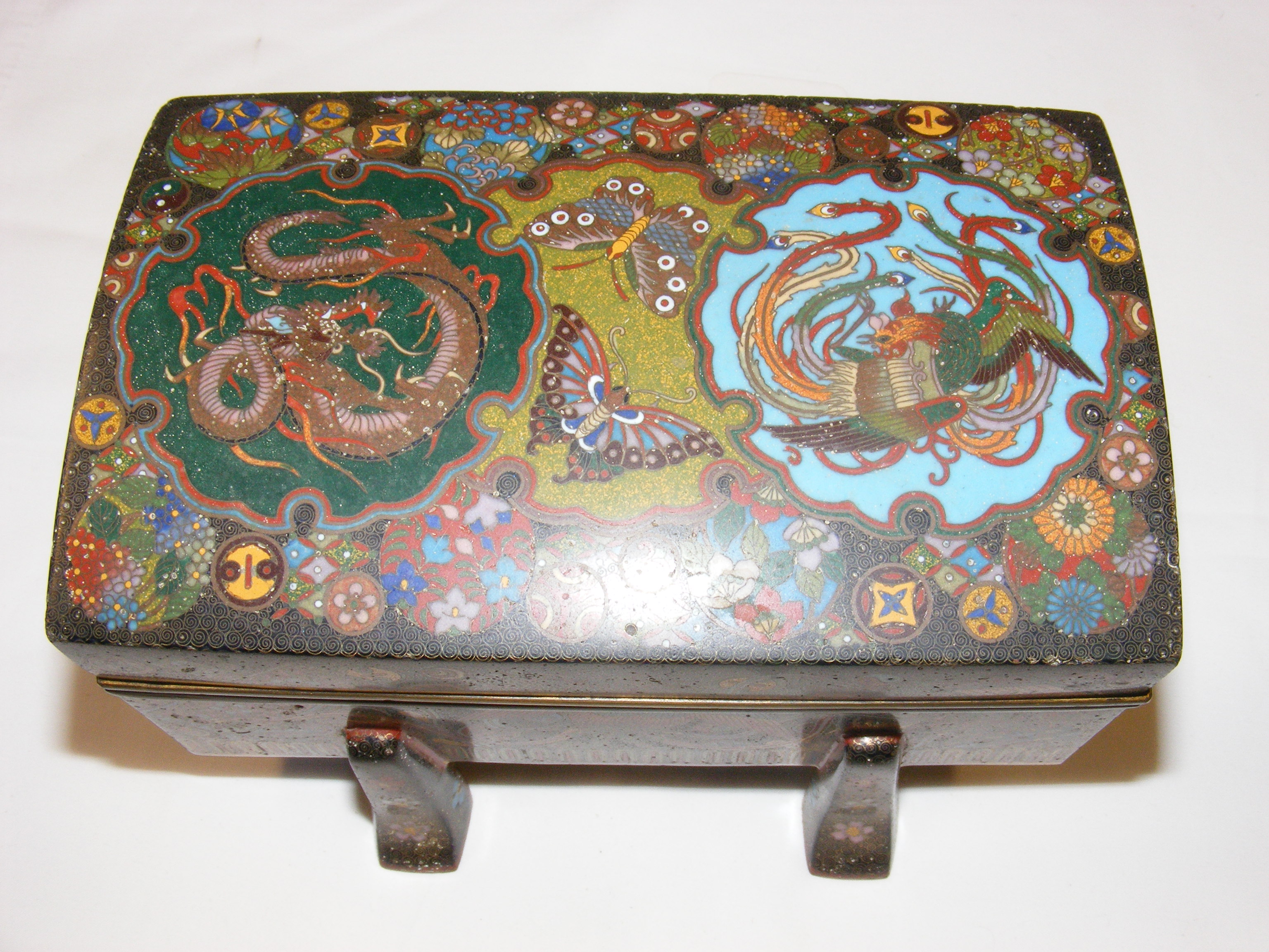 An antique Cloisonne rectangular box with dragon a - Image 2 of 17
