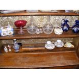 Various collectable ceramic and glass ware