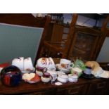 Assorted collectable glass and ceramic ware includ