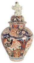 A 19TH CENTURY JAPANESE IMARI LARGE INVERTED BALUSTER VASE AND COVER