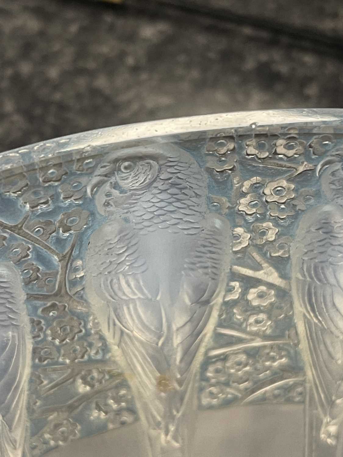 A RENE LALIQUE OPALESCENT BLUE STAINED 'PERRUCHES' BOWL - Image 9 of 10