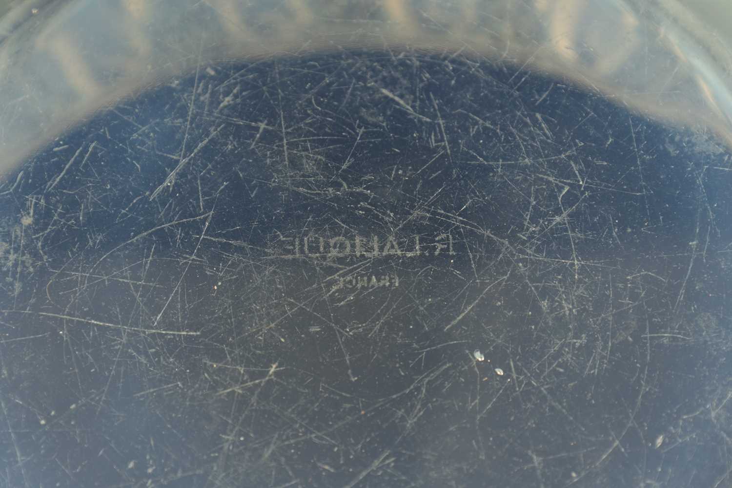 A RENE LALIQUE OPALESCENT BLUE STAINED 'PERRUCHES' BOWL - Image 7 of 10