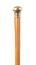 AN EARLY 20TH CENTURY .375 GOLD MOUNTED GENTLEMAN’S WALKING CANE