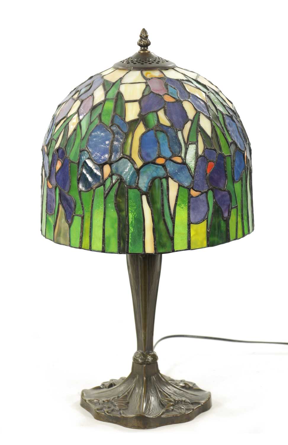 A 20TH CENTURY TIFFANY STYLE BRONZE LAMP