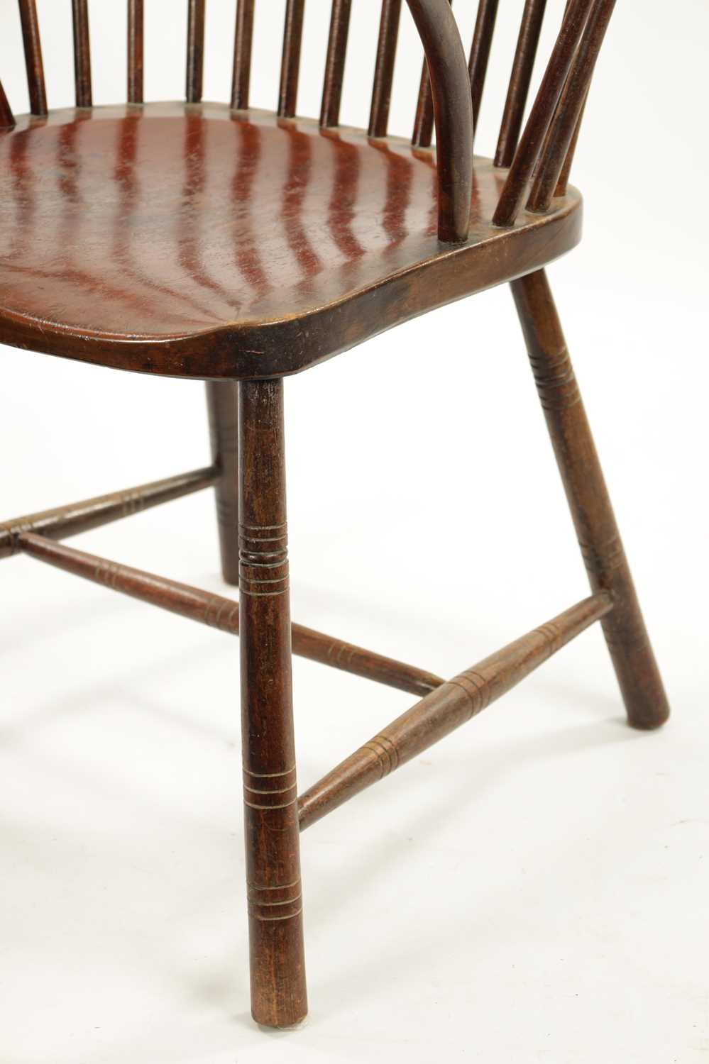 A 19TH CENTURY PRIMITIVE PAINTED STICK BACK WINDSOR ARMCHAIR - Image 3 of 14