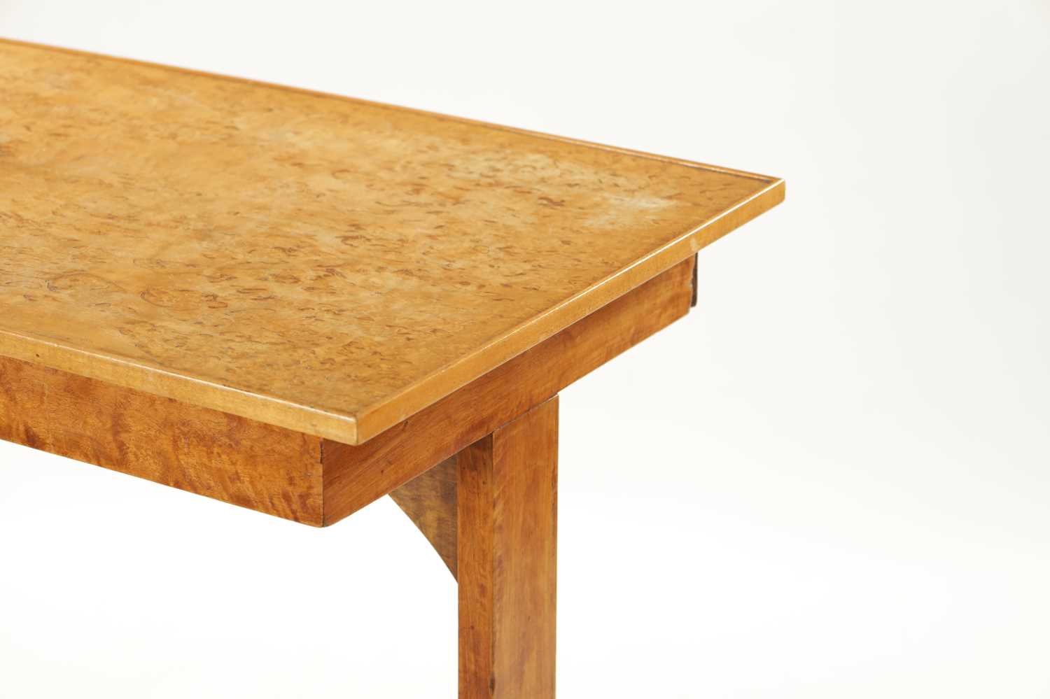 A 19TH CENTURY BURR MAPLE SIDE TABLE - Image 3 of 5