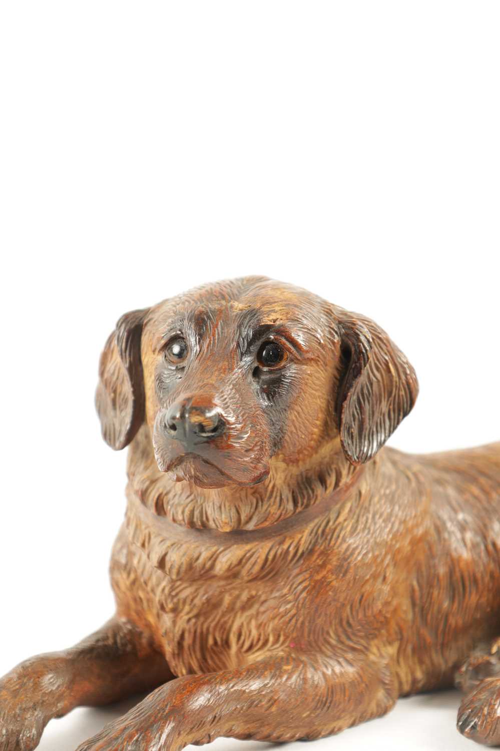 A 19TH CENTURY BLACK FOREST CARVED LINDEN WOOD DOG SCULPTURE - Image 3 of 8