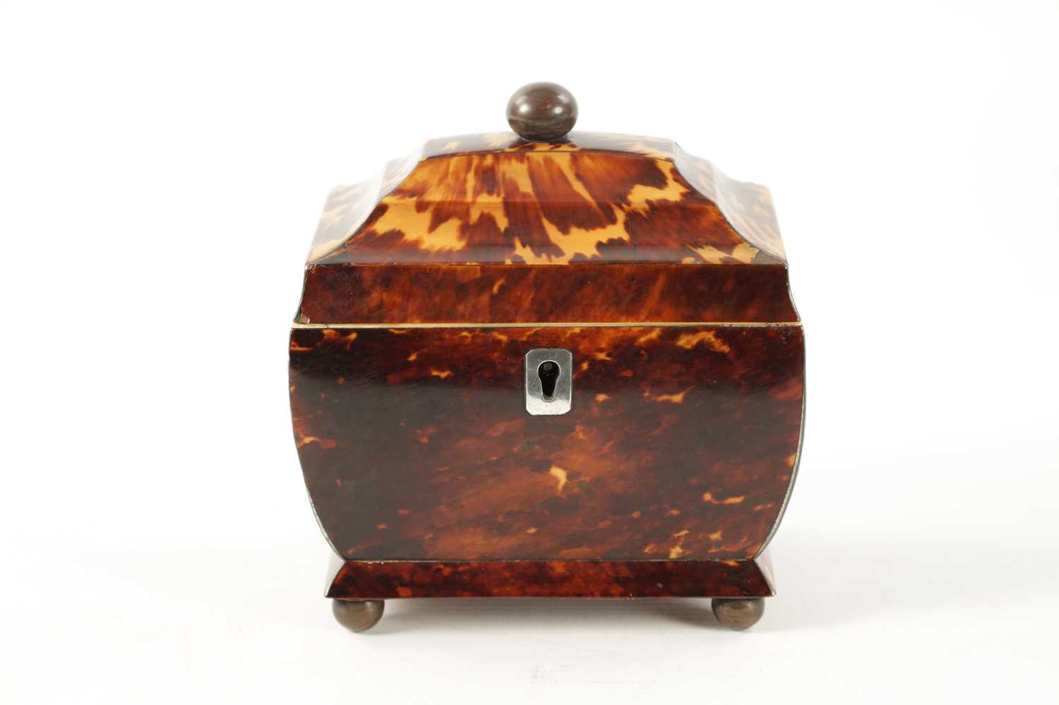 A 19TH CENTURY TORTOISESHELL TEA CADDY OF SMALL SIZE - Image 2 of 8