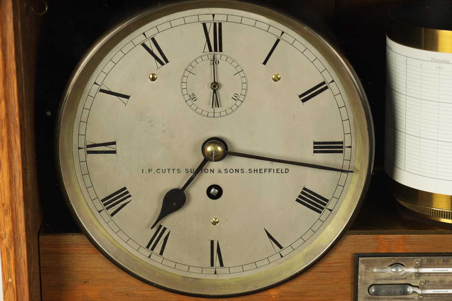 I.P. CUTTS SUTTON & SONS, SHEFFIELD. A LATE 19TH CENTURY OAK CASED WEATHER STATION BAROGRAPH - Bild 4 aus 14