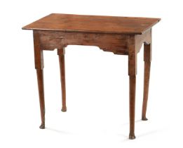 AN EARLY 18TH CENTURY YEW WOOD SIDE TABLE