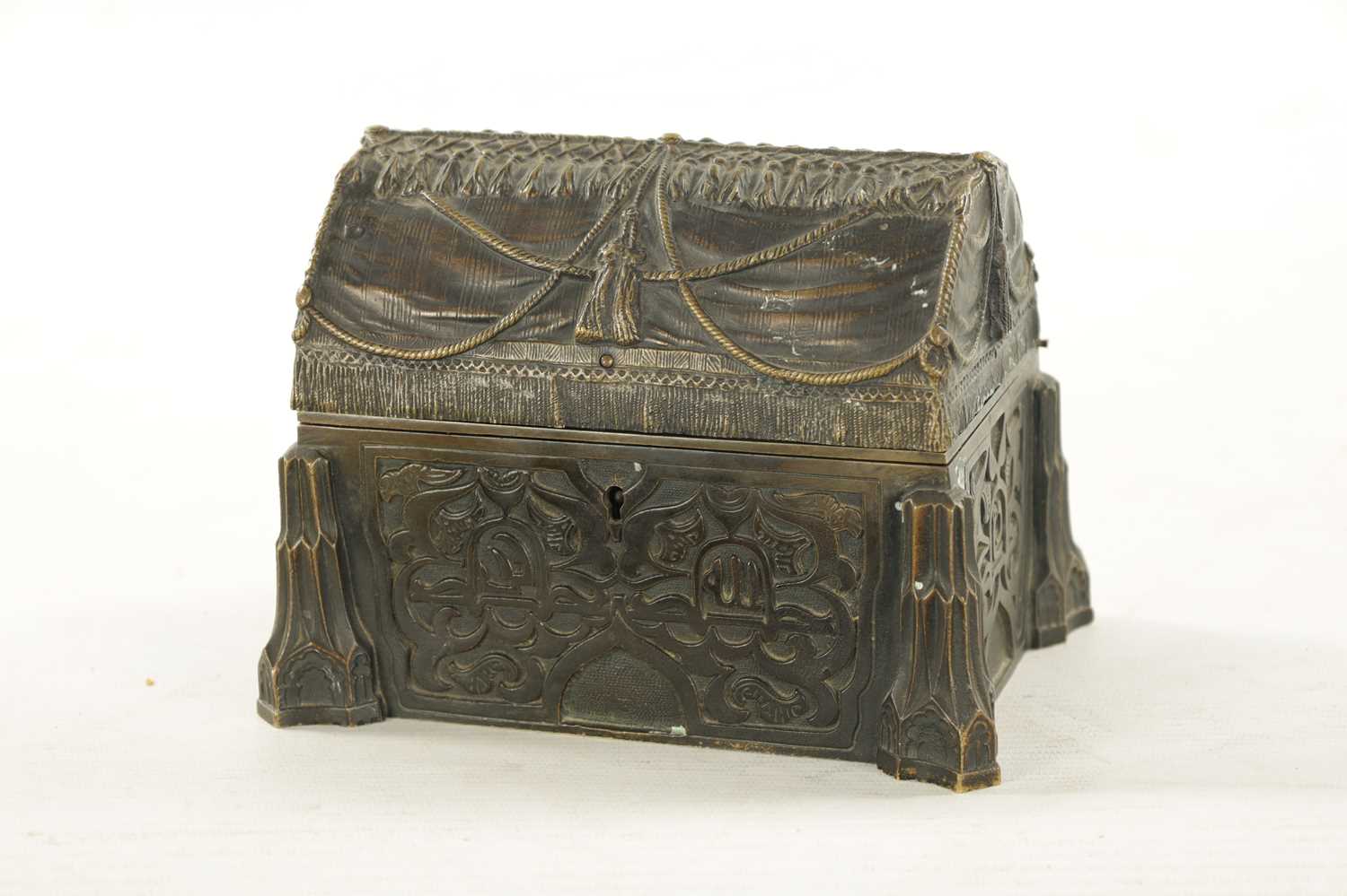 ATT A.TITZE AN EARLY 20TH CENTURY AUSTRIAN BRONZE EROTIC JEWELLERY CASKET - Image 2 of 7