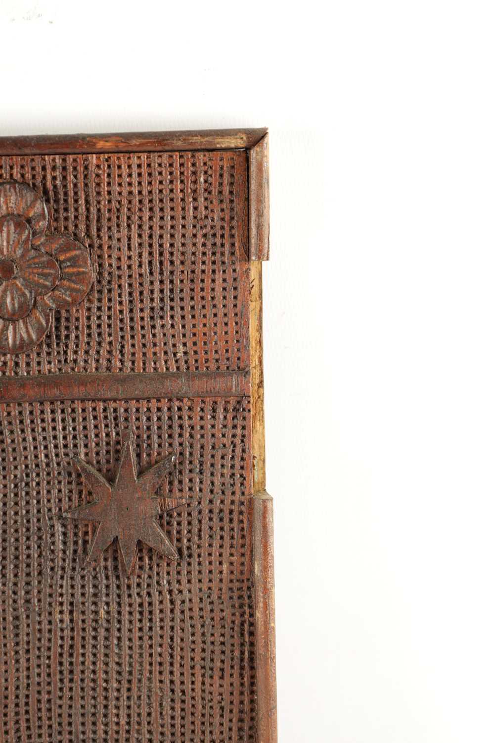 A VICTORIAN CARVED OAK COAT OF ARMS PANEL - Image 5 of 6