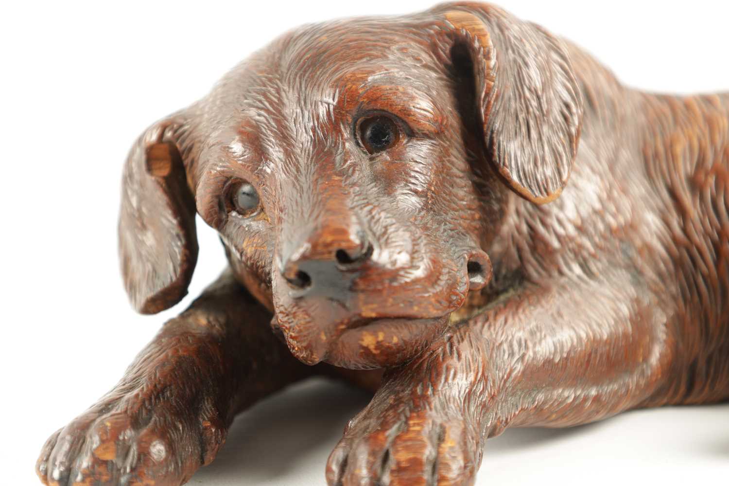 A 19TH CENTURY BLACK FOREST CARVED LINDEN WOOD DOG SCULPTURE - Image 5 of 7