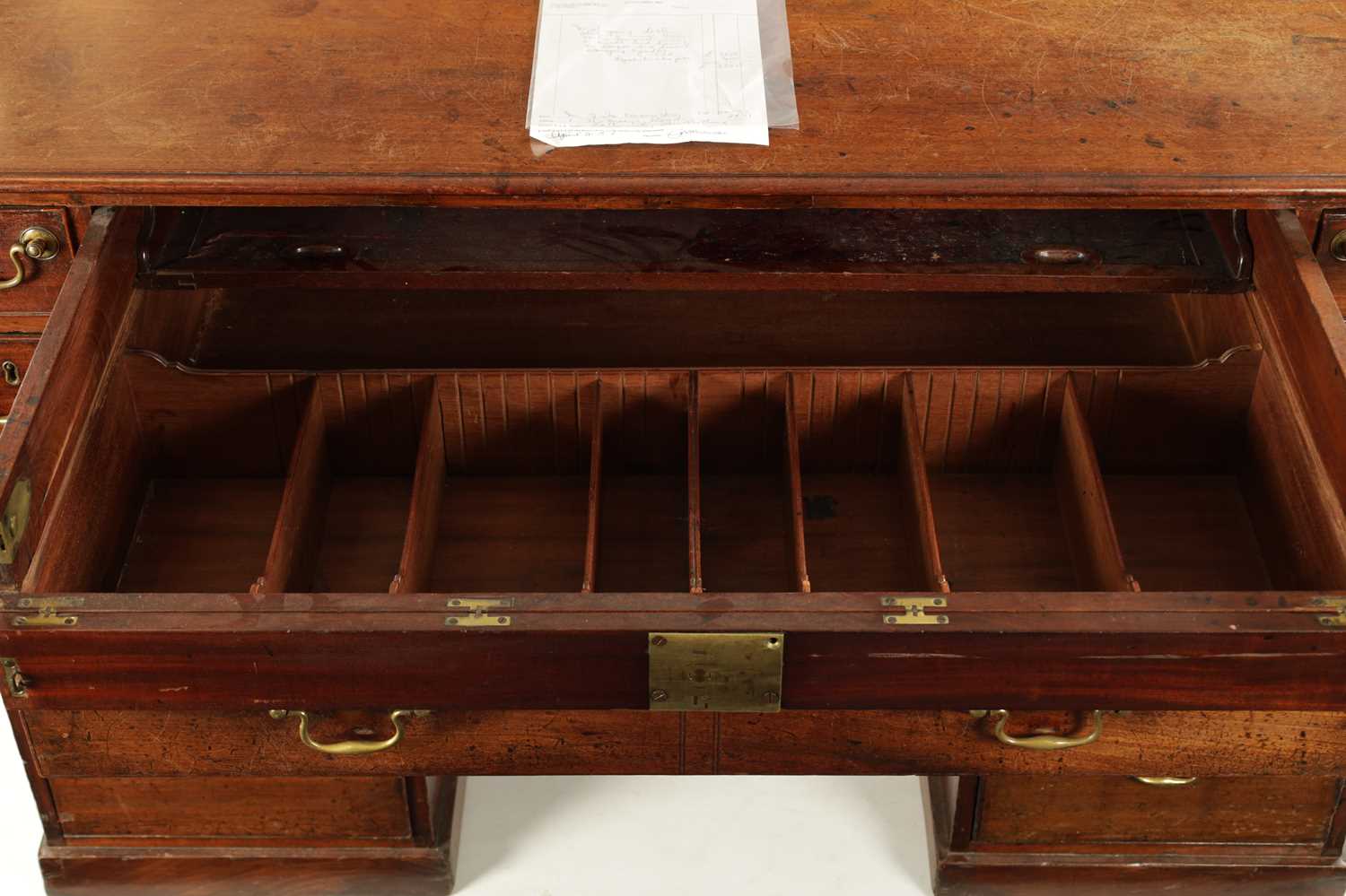 A GEORGE III MAHOGANY LIBRARY DESK - Image 6 of 15