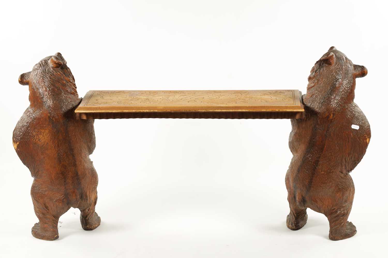 A GOOD 19TH CENTURY BLACK FOREST LINDEN WOOD CARVED BEAR HALL BENCH - Image 7 of 7