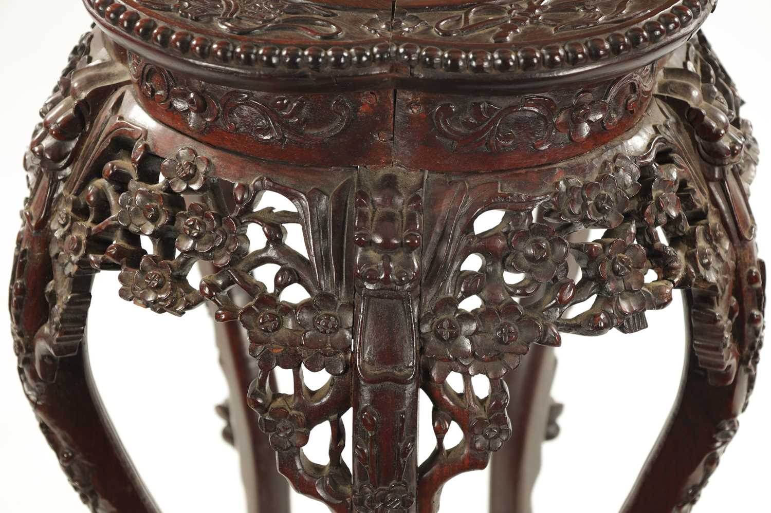 A 19TH CENTURY CHINESE CARVED HARDWOOD JARDINIERE STAND - Image 3 of 7