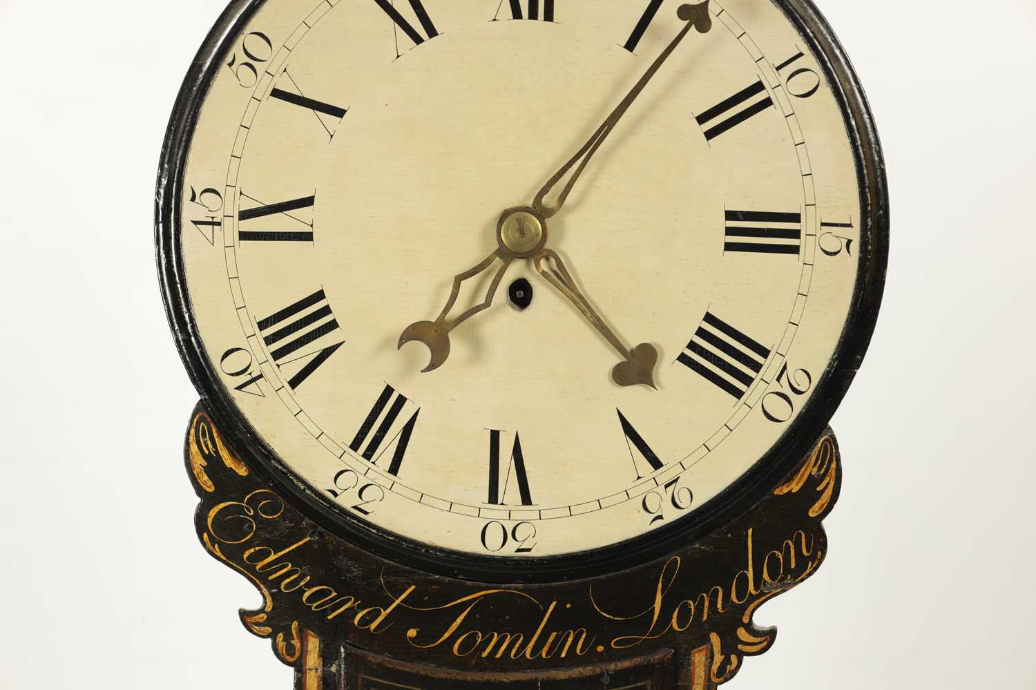 EDWARD TOMLIN, LONDON. A GEORGE III LACQUERED CHINOISERIE TAVERN CLOCK - Image 3 of 10