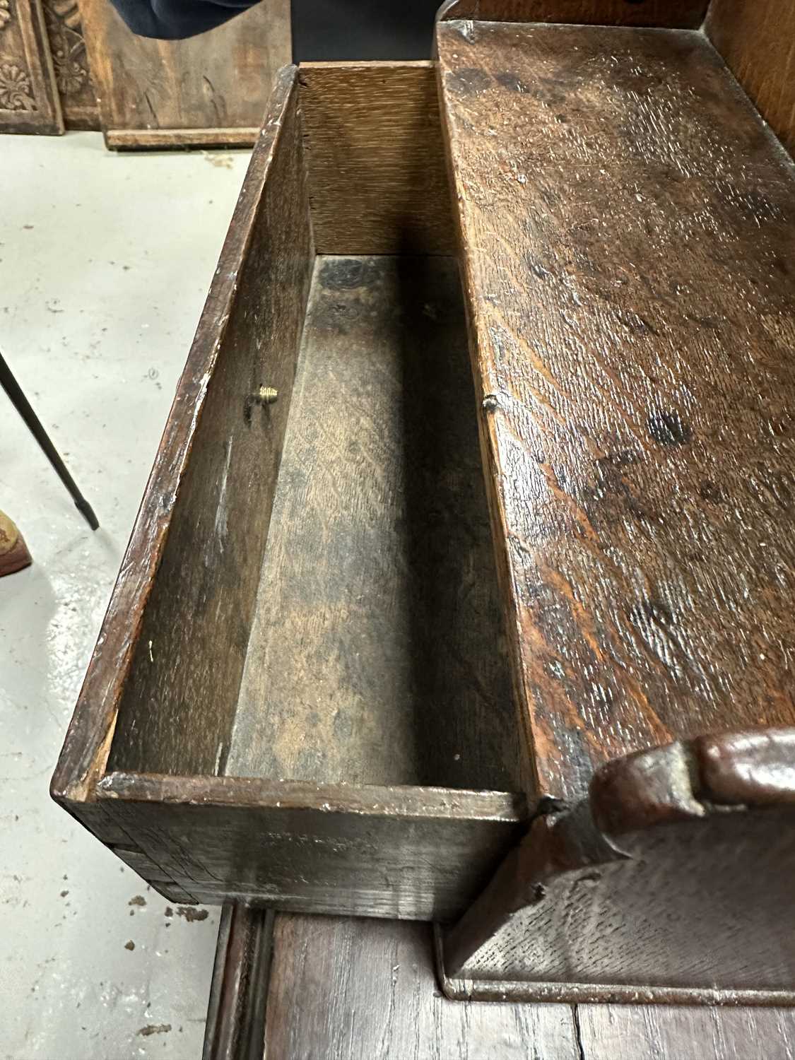 AN 18TH CENTURY WELSH OAK SPOON RACK - Image 14 of 14