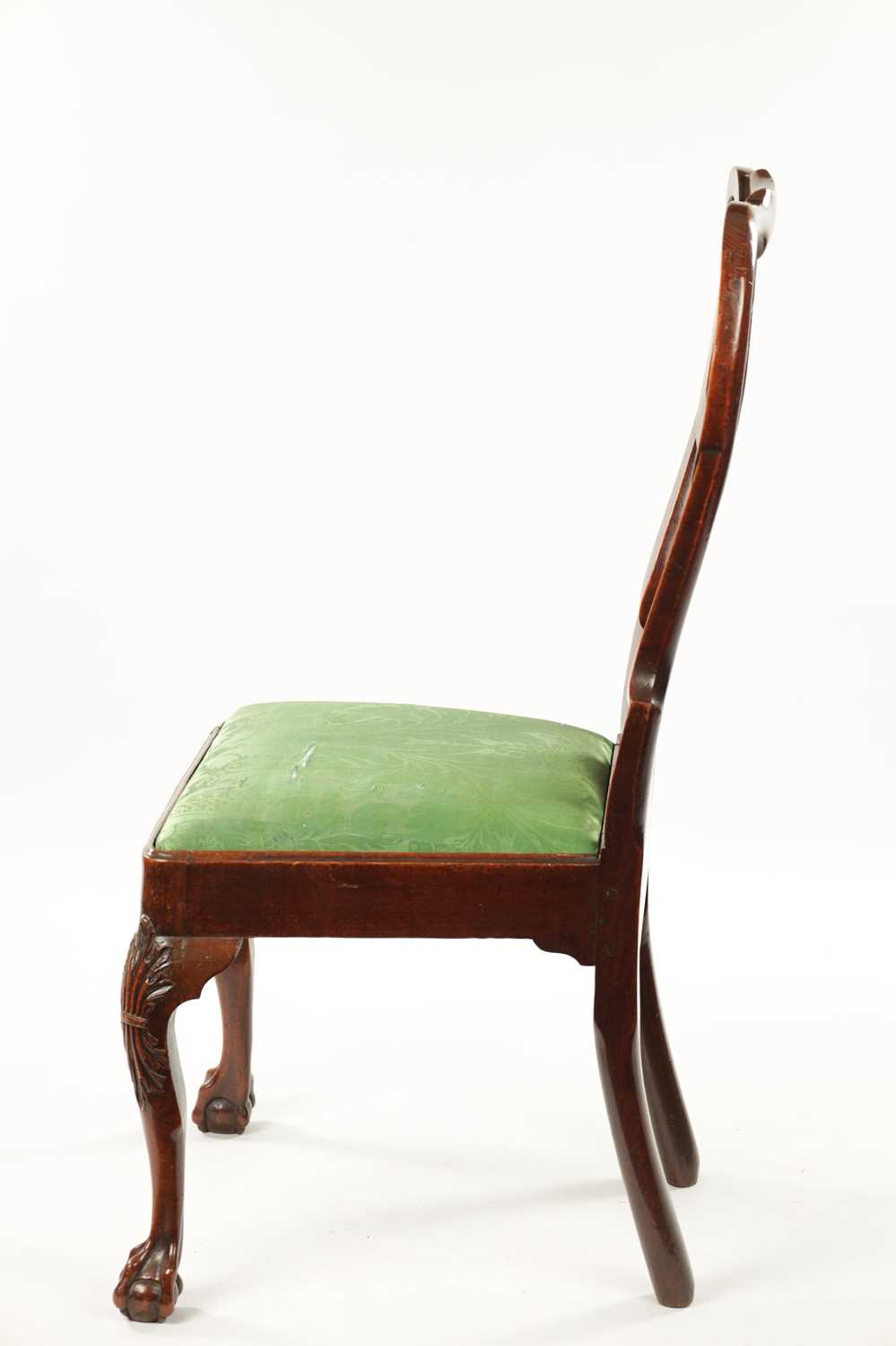 A MID 18TH CENTURY WALNUT SIDE CHAIR IN THE MANNER OF ROBERT MAINWARING - Image 6 of 9