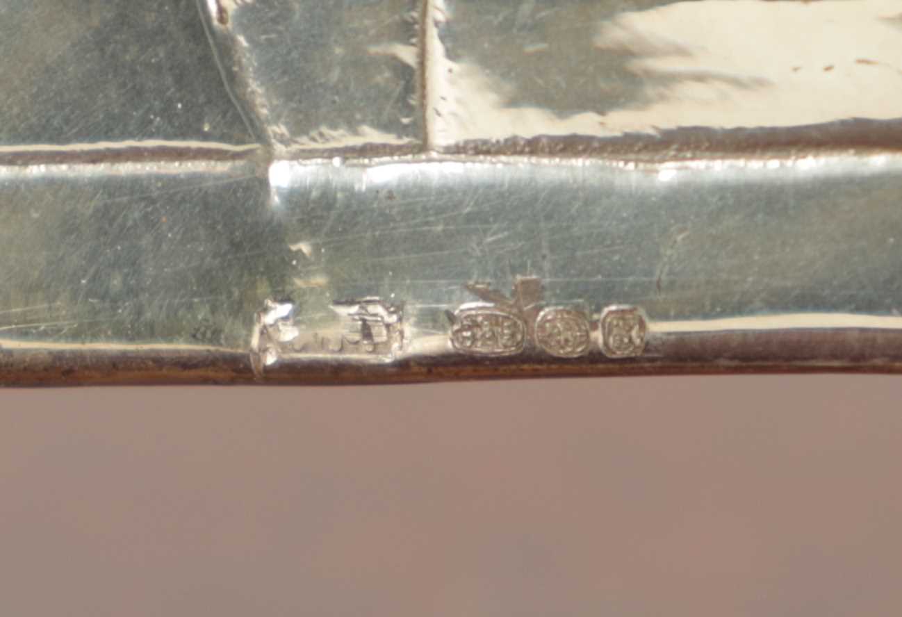 A 20TH CENTURY SILVER MODEL OF THE FAMOUS HMS BOUNTY SHIP - Image 8 of 11