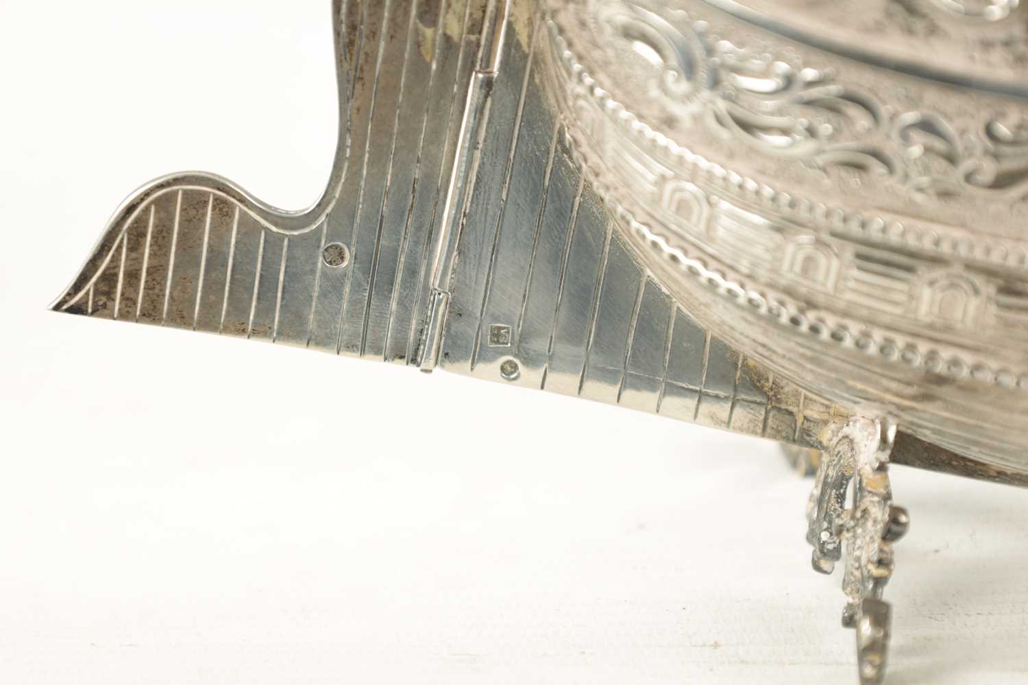 A LATE 19TH CENTURY CONTINENTAL SILVER NEFF WITH ENGLISH IMPORT MARKS - Image 3 of 13