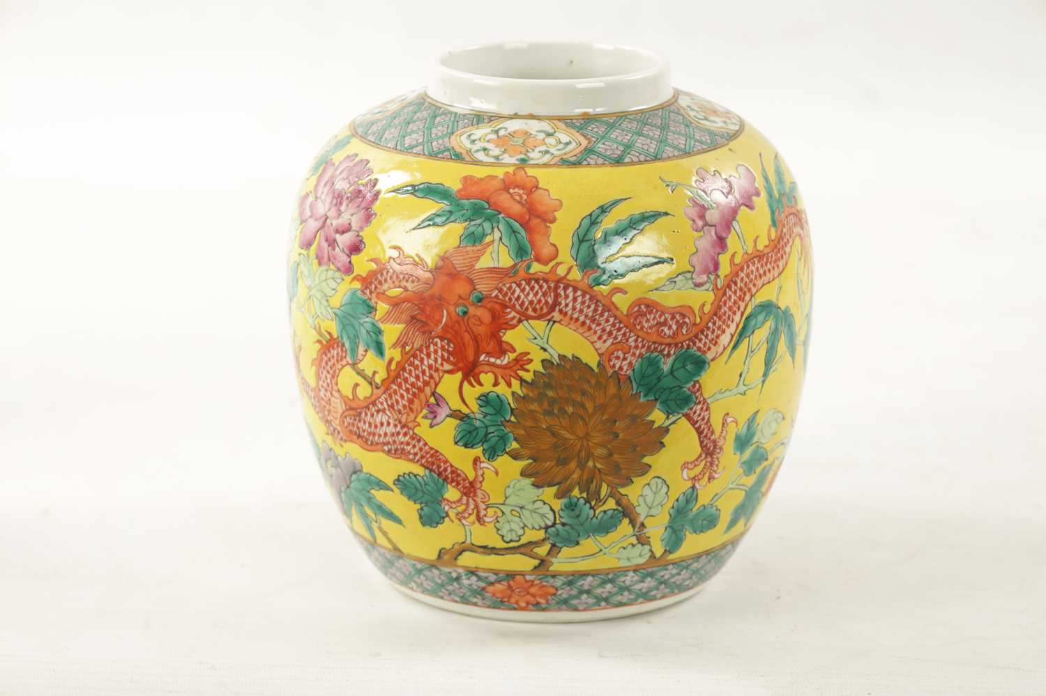 A 19TH CENTURY CHINESE EXPORT GINGER JAR - Image 6 of 11