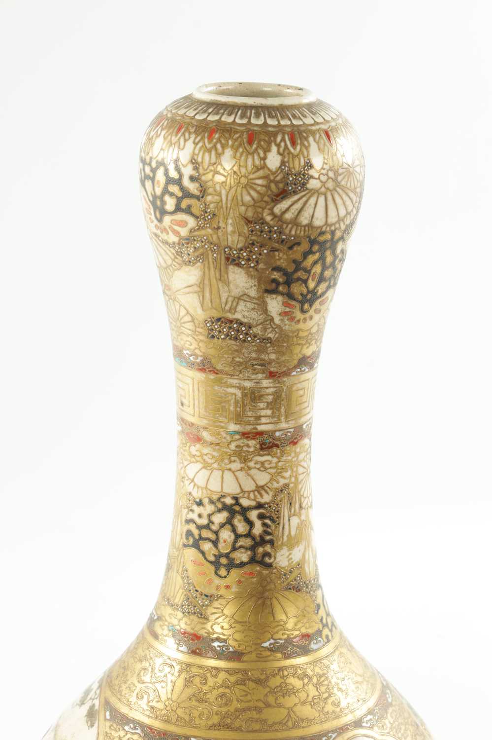 A 19TH CENTURY JAPANESE SATSUMA BOTTLE NECK VASE - Image 2 of 8