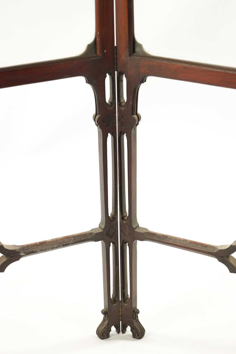 A 19TH CENTURY MAHOGANY CHIPPENDALE STYLE TWO FOLD SCREEN - Image 4 of 7