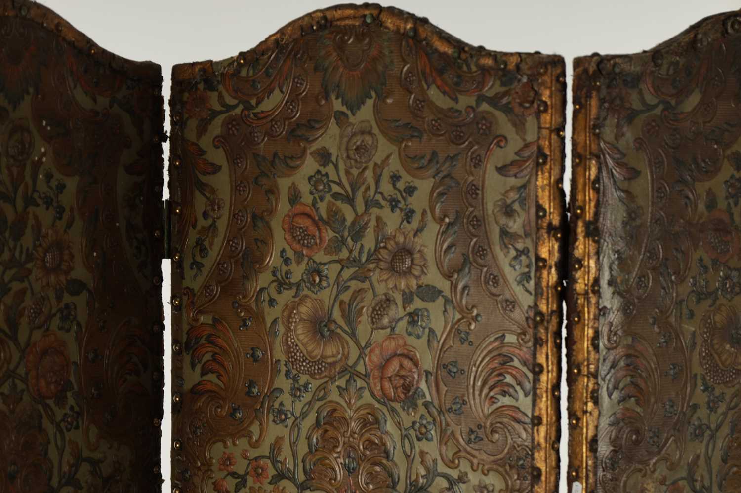 A 19TH CENTURY EMBOSSED LEATHER FOLDING SCREEN - Image 3 of 18