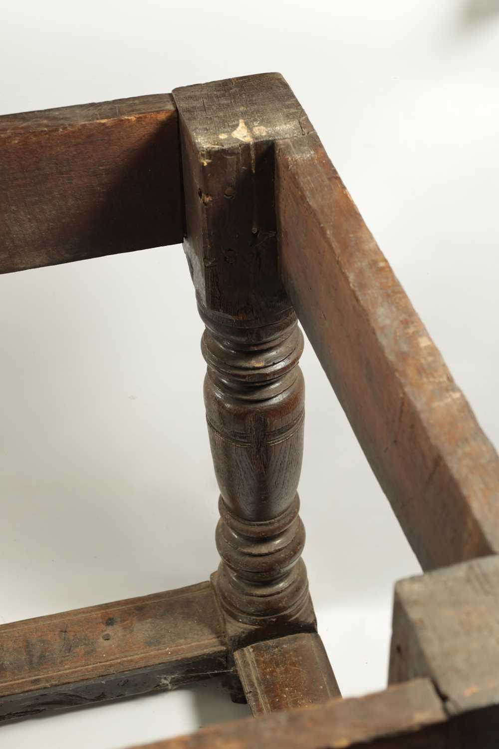 A 17TH CENTURY OAK REFECTORY TABLE - Image 2 of 5