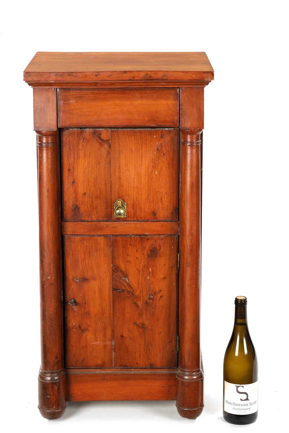 AN 18TH CENTURY EMPIRE STYLE YEW-WOOD BEDSIDE CABINET - Image 3 of 9