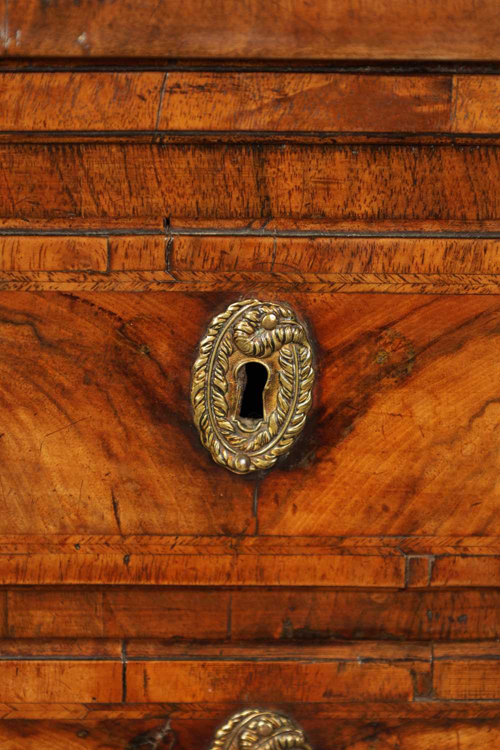 AN EARLY 18TH CENTURY WALNUT CHEST OF SMALL PROPORTIONS - Image 7 of 11