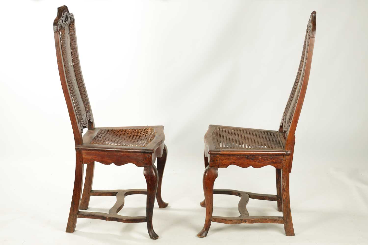 A PAIR OF EARLY 18TH CENTURY WALNUT BERGERE SIDE CHAIRS - Image 9 of 10