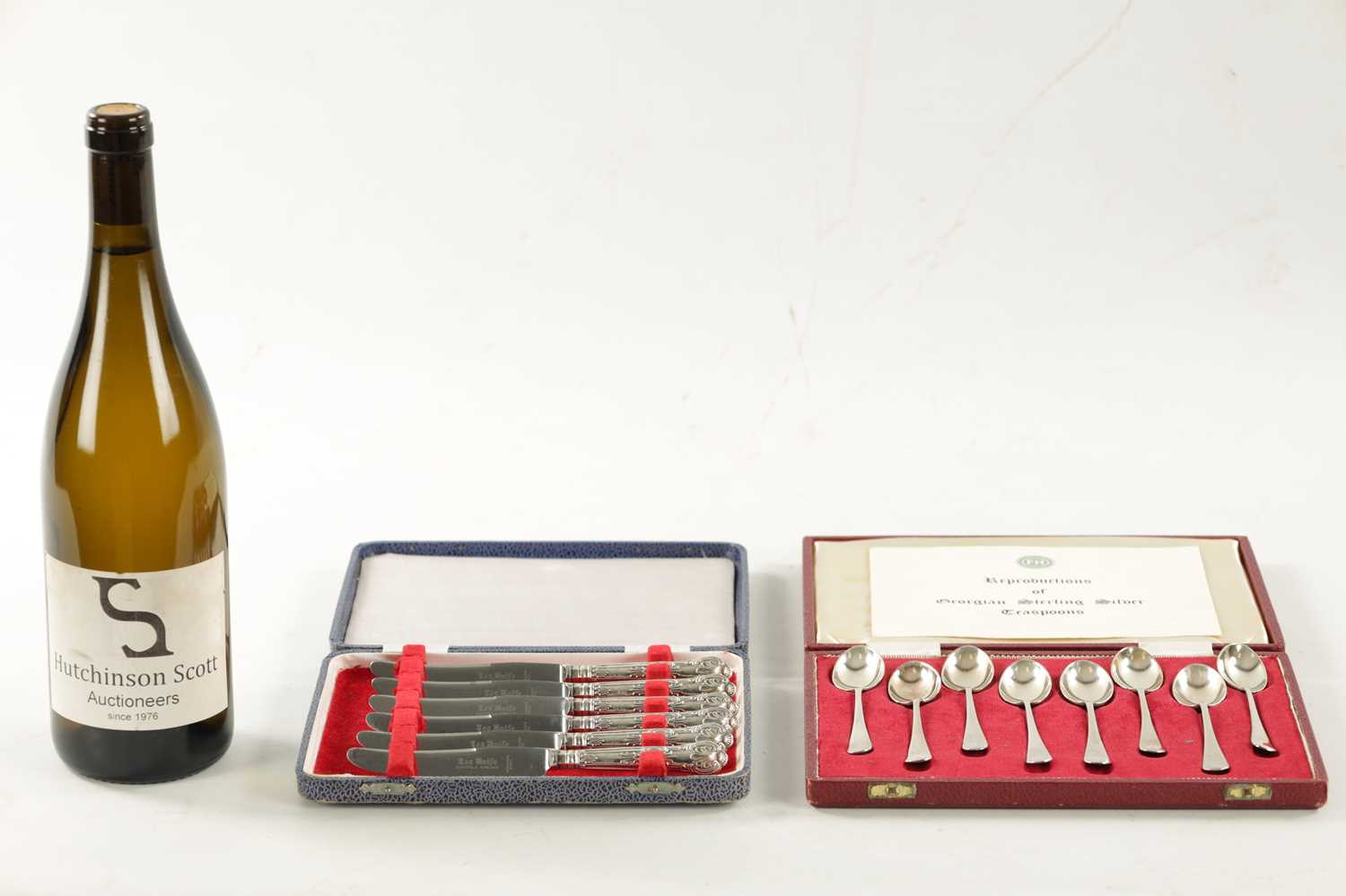 A CASED SET OF GEORGIAN-STYLE SILVER TEASPOONS AND CASED CAKE KNIVES - Image 2 of 7