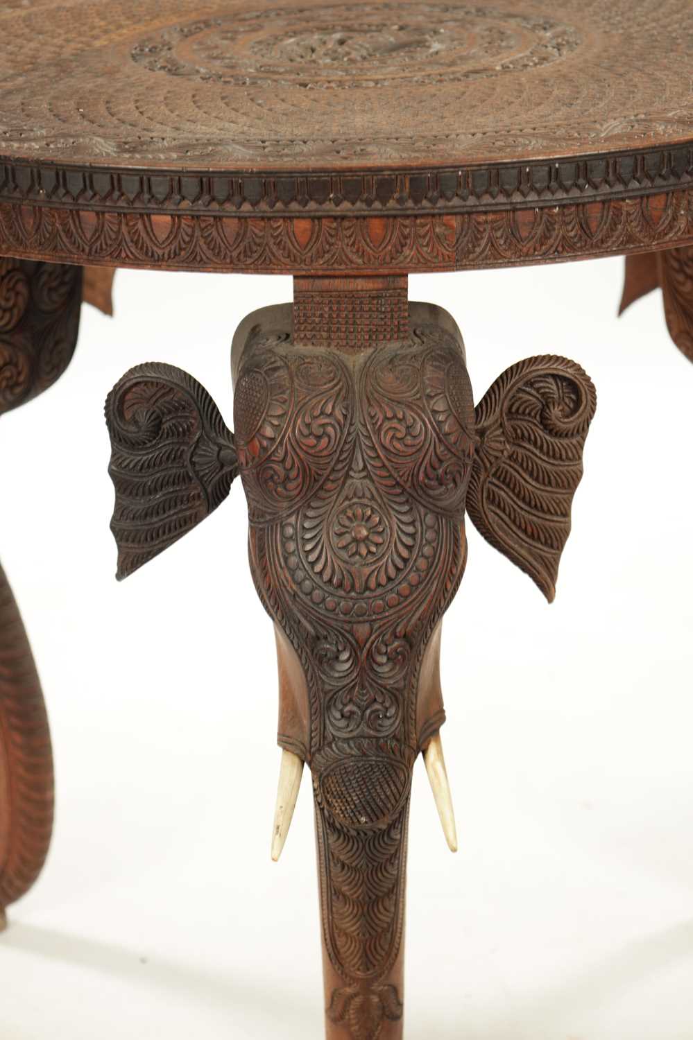 A 19TH CENTURY INDIAN CARVED HARDWOOD OCCASIONAL TABLE - Image 3 of 6