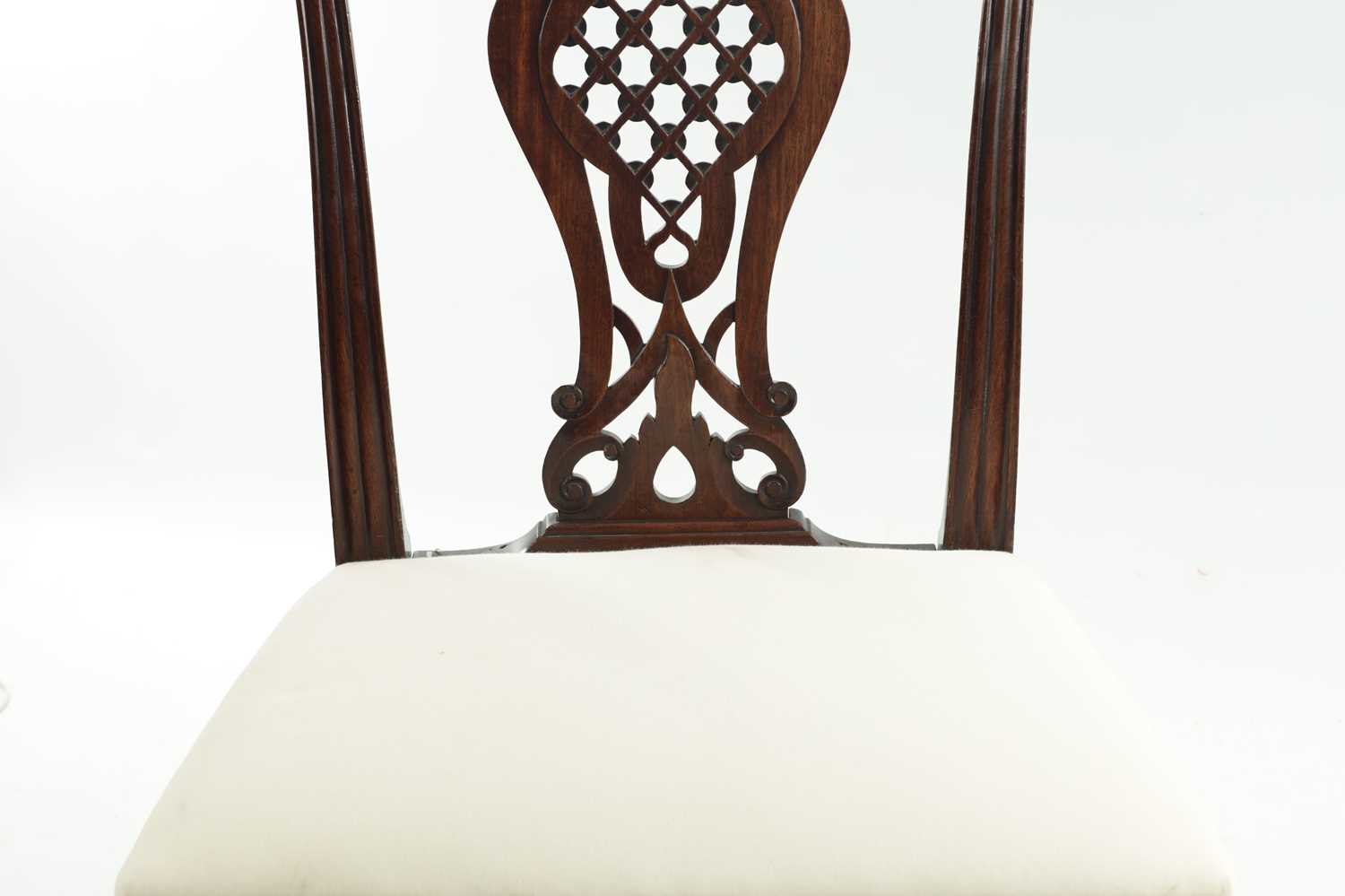 A GEORGE III MAHOGANY CHIPPENDALE STYLE SIDE CHAIR - Image 2 of 6