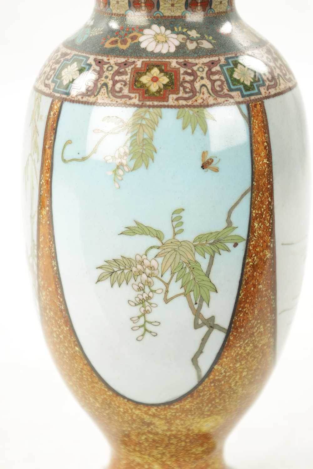 A FINE JAPANESE MEIJI PERIOD CLOISONNE VASE - Image 7 of 14