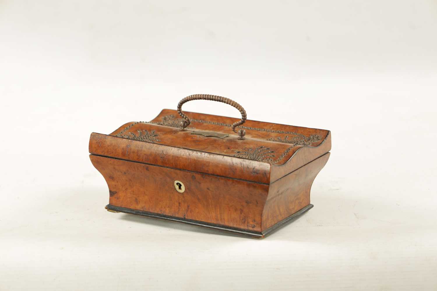 A 19TH CENTURY BURR WALNUT MUSICAL SEWING KIT - Image 4 of 8