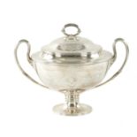 A LARGE LATE 19TH CENTURY SILVER SOUP TUREEN