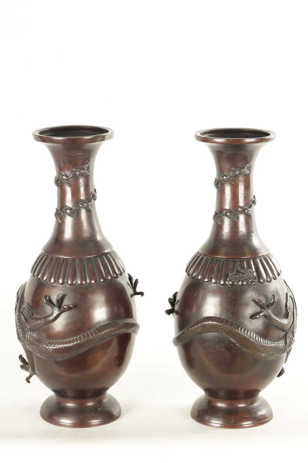 A PAIR OF TWO LATE 19TH CENTURY CHINESE BRONZE VASES - Image 8 of 9