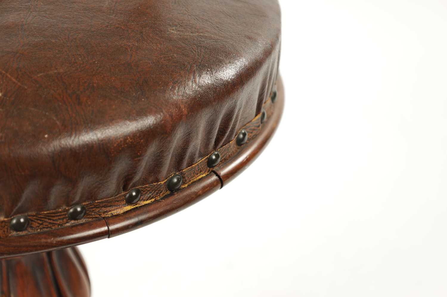 A 19TH CENTURY ROSEWOOD REVOLVING MUSIC CHAIR - Image 6 of 9