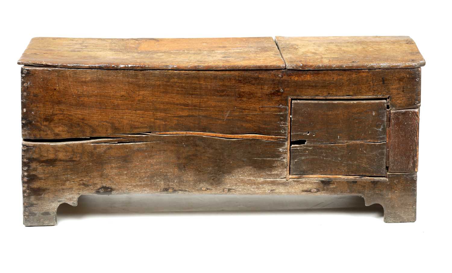 A RARE 17TH CENTURY BOARDED OAK COFFER