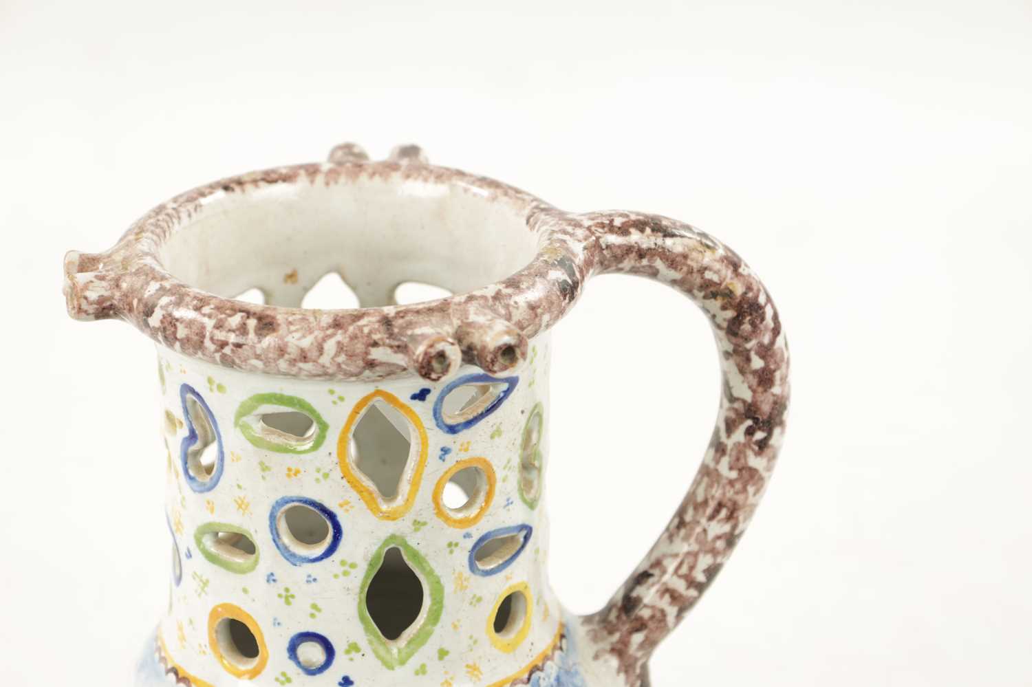 AN 18TH CENTURY DUTCH DELFTWARE PUZZLE JUG - Image 4 of 8