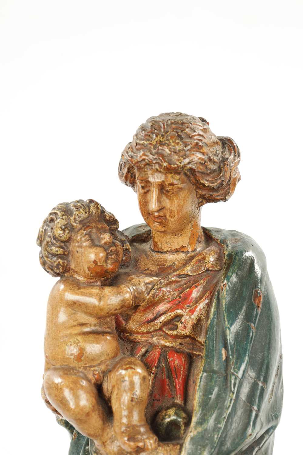 AN EARLY 18TH CENTURY POLYCHROME CARVING OF MADONNA AND CHILD - Image 3 of 9