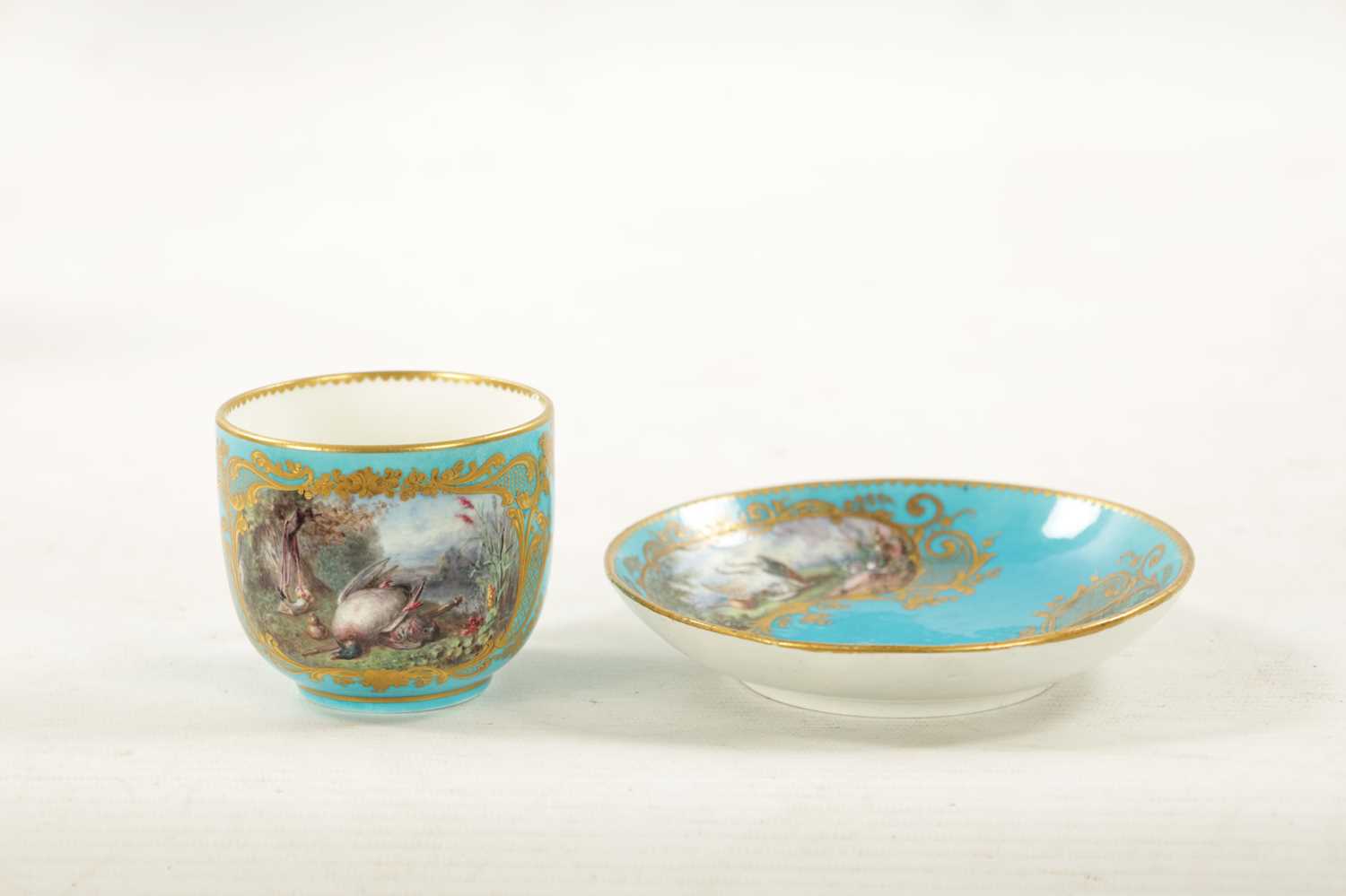 A FINE LATE 18TH / 19TH CENTURY SEVRES PORCELAIN CUP AND SAUCER - Image 7 of 13