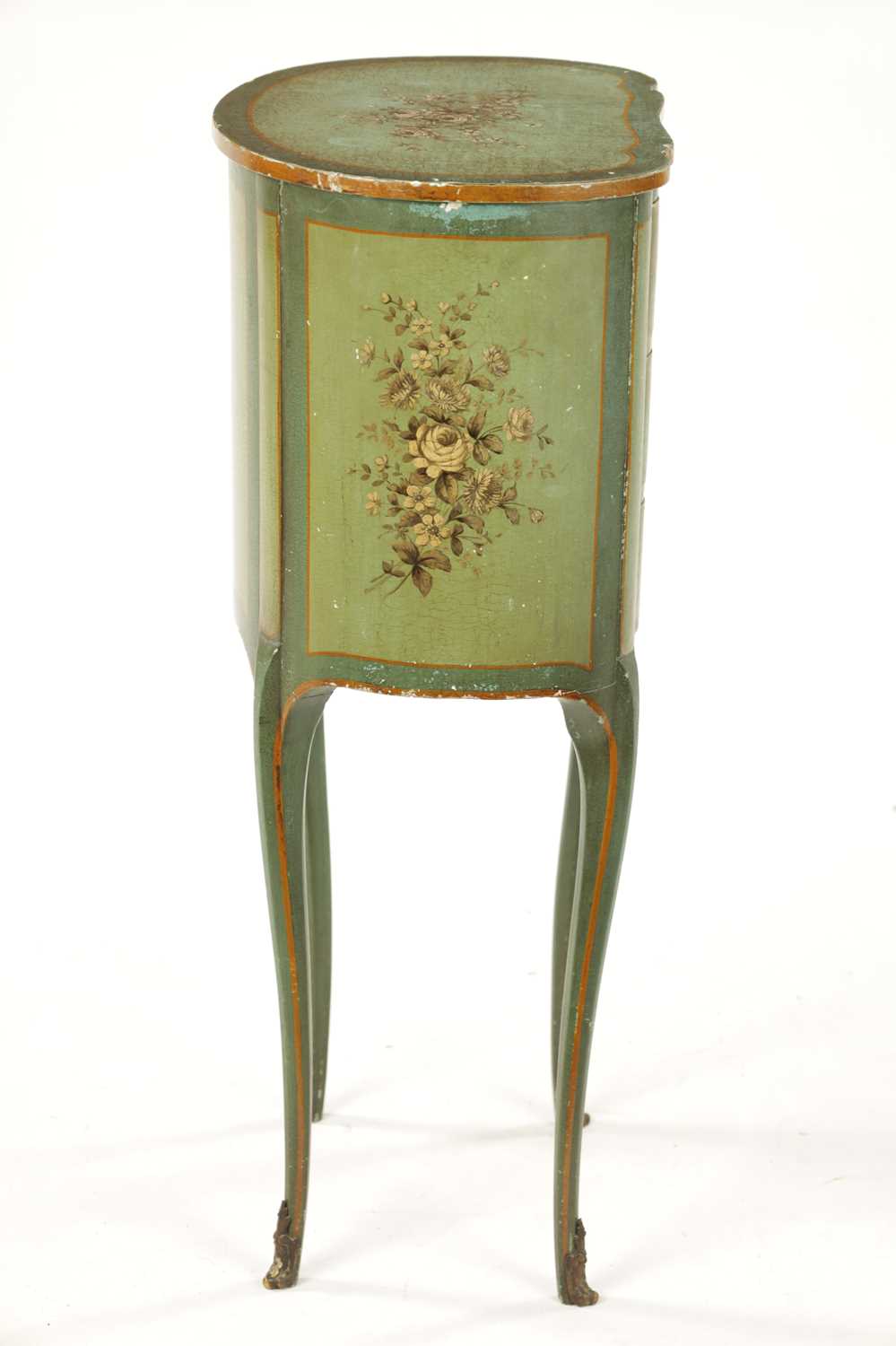 A SMALL FRENCH LATE 18TH CENTURY BEDSIDE TABLE - Image 7 of 8