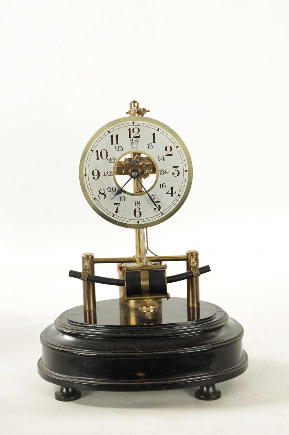 AN EARLY 20TH CENTURY FRENCH ELECTRIC BULLE MANTEL CLOCK - Image 7 of 7