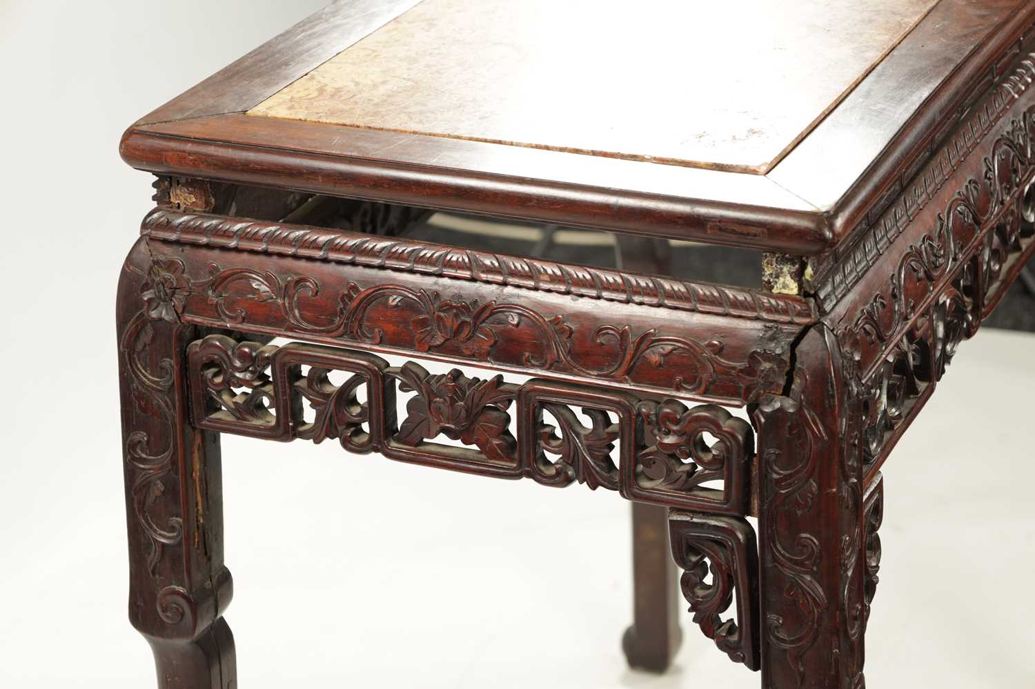 A 19TH CENTURY CHINESE HARDWOOD ALTAR TABLE - Image 10 of 10