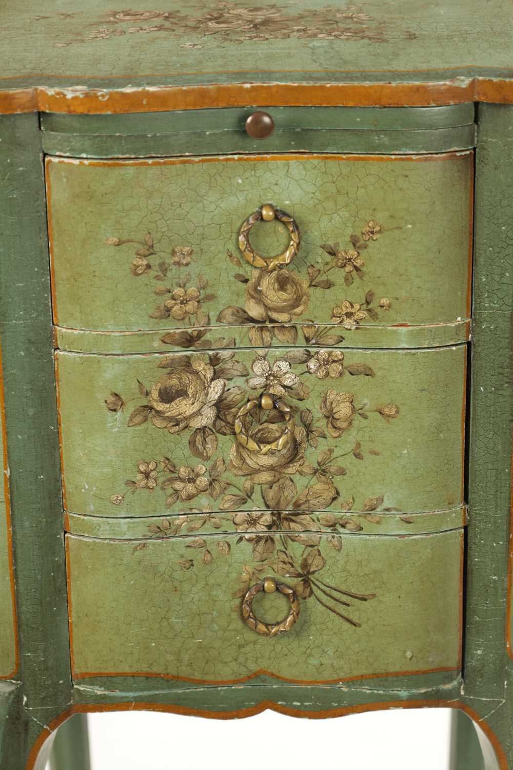 A SMALL FRENCH LATE 18TH CENTURY BEDSIDE TABLE - Image 5 of 8